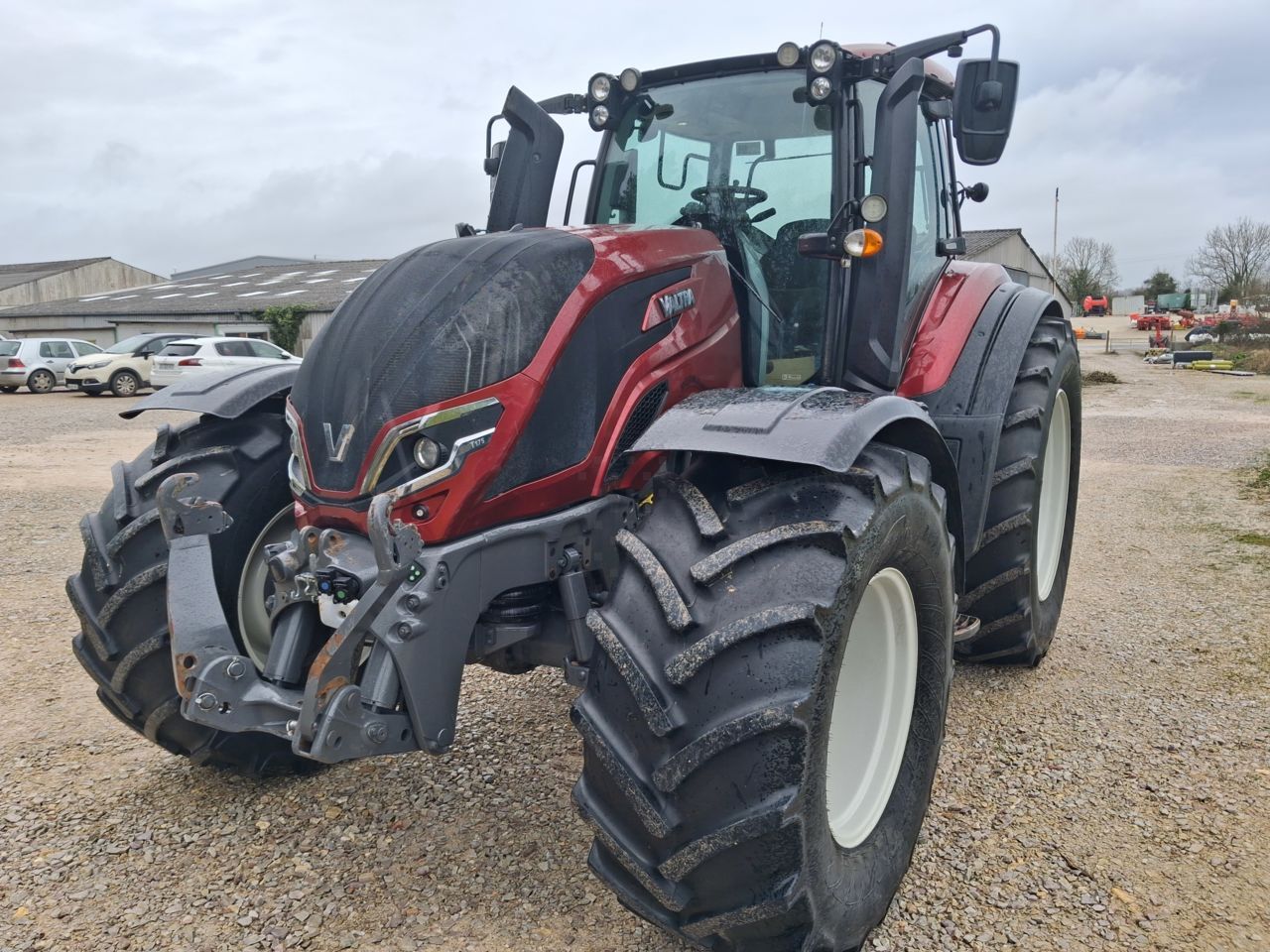 Valtra T 175 Tractor €95,000