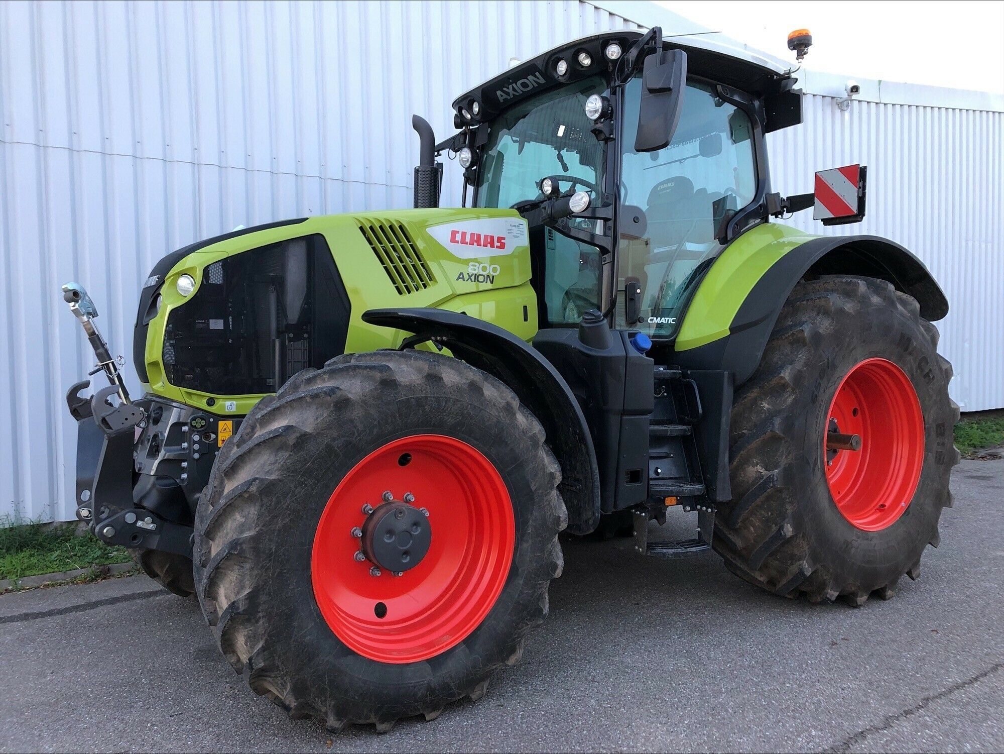 E-FARM: Claas Axion 800 - Trattore - id DMVMGJG - 136.000 € - Anno di costruzione: 2023 - Ore: 1.080,Potenza del motore: 204