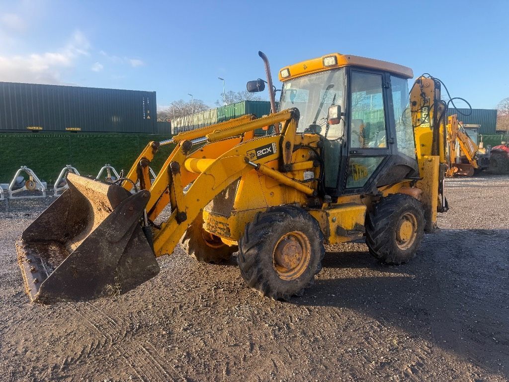 JCB 2 CX Baggerlader 22.000 €