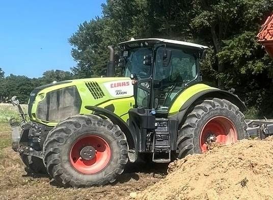 Claas Axion 810 Tractor €58,000