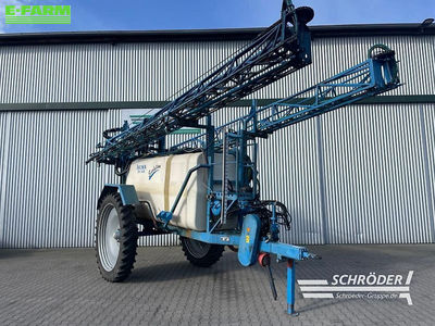 E-FARM: Inuma ias 4528 evolution - Sprayer - id UX5U2BP - €7,385 - Year of construction: 2001 - Germany