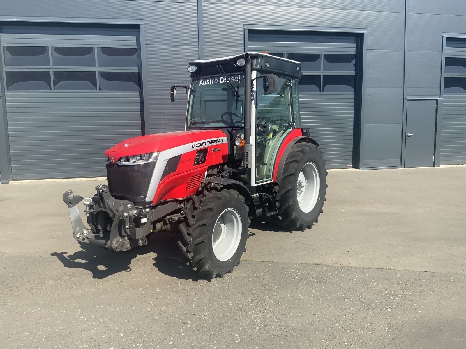 E-FARM: Massey Ferguson mf 3fr.95 plattform - Tracteur - id 7QHMVIP - Année: 2025 - Lecture du nombre d'heure: 4,Puissance du moteur (chevaux): 95,Autriche