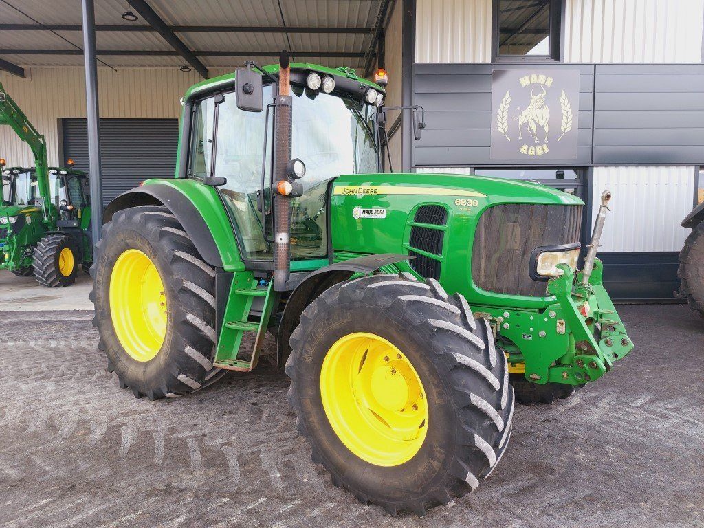 E-FARM: John Deere 6830 Premium - Traktor - id MMKKT7G - 44.000 € - Baujahr: 2007 - Abgelesene Motorstunden: 7.710,Motorleistung (PS): 140,Frankreich