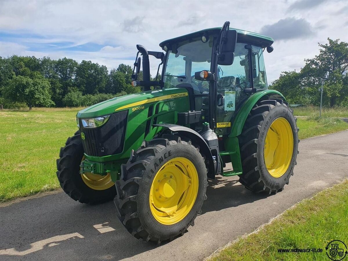 E-FARM: John Deere 5100 M - Traktor - id QQ6YIIZ - 65.990 € - Baujahr: 2023 - Abgelesene Motorstunden: 20,Motorleistung (PS): 101,Deutschland