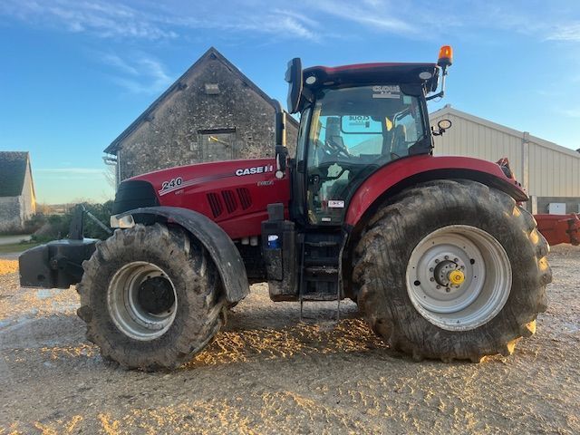 Case IH Puma 240 CVX Traktor 82.000 €