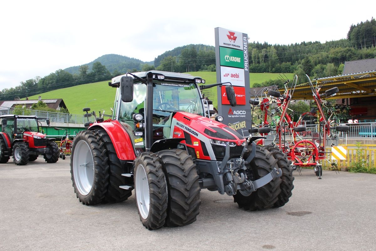 Massey Ferguson 5.S 105 tractor 80.667 €