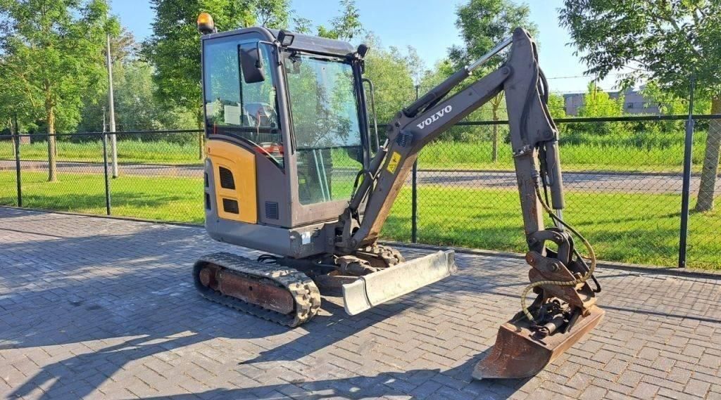 VOLVO ec18d Minikoparka 8900 €