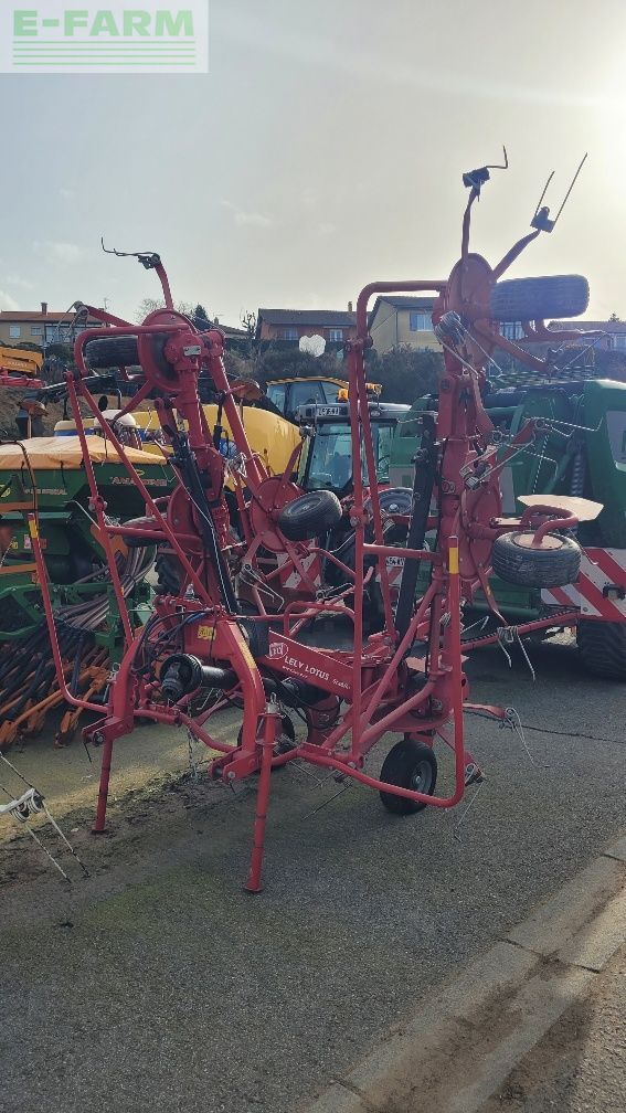 Lely Lotus 900 Karuzelowy przetrząsacz do siana 7500 €