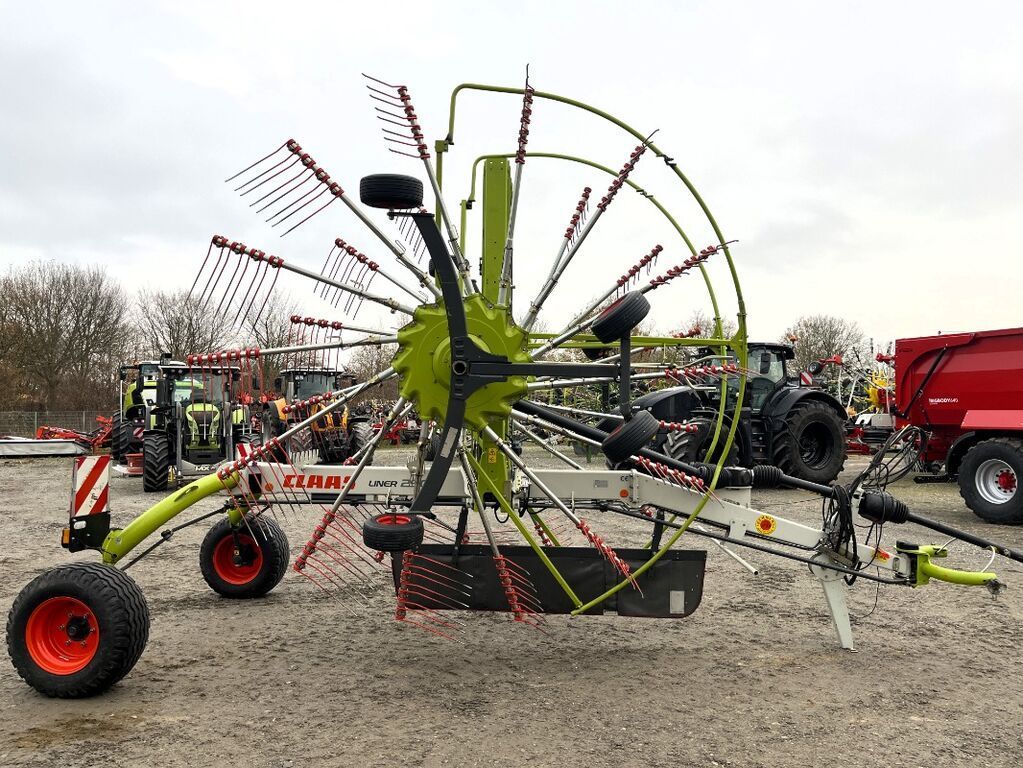 Claas Liner 2900 Tedder €18,488