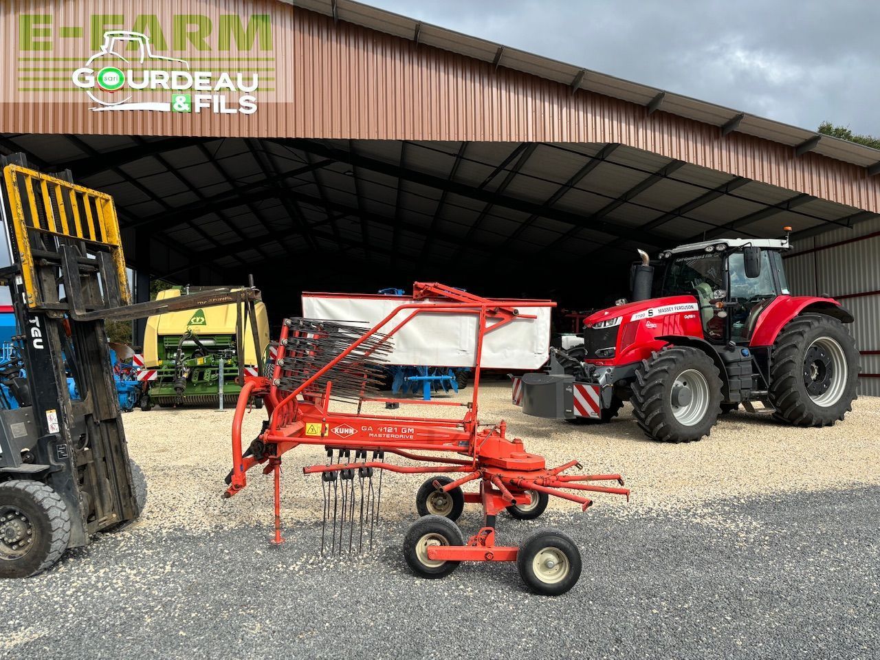 E-FARM: Kuhn GA 4121 GM - Tedder - id CI9WVMJ - 4500 € - Año: 2007 - Francia