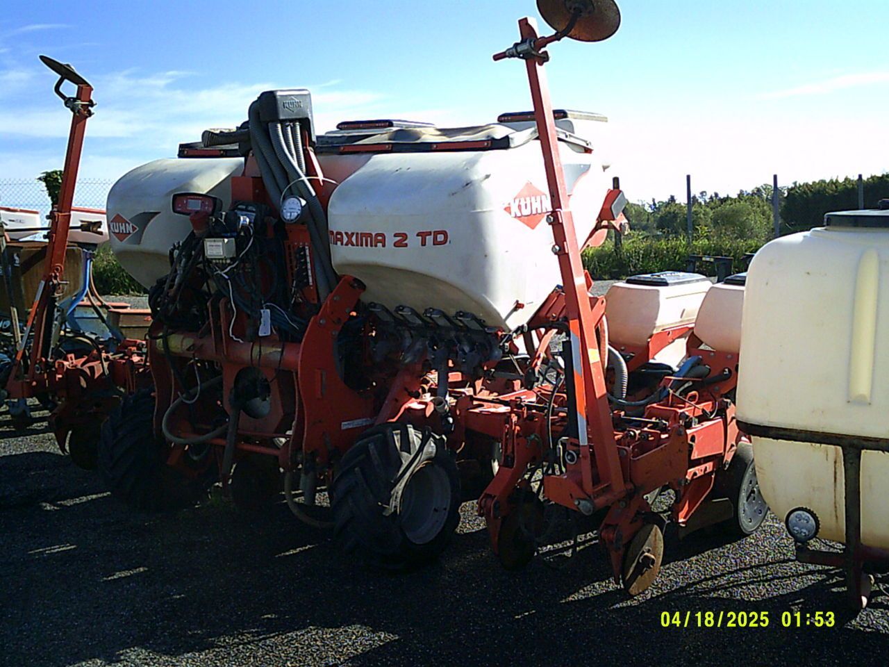 E-FARM: Kuhn Maxima 2 TD - Einzelkornsämaschine - id CD5A7AD - 18.000 € - Baujahr: 2012 - Frankreich