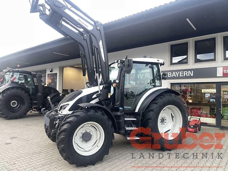 E-FARM: Valtra G105 - Traktor - id YN3XPET - 83 490 € - Rok produkcji: 2021 - Motogodziny: 897,Moc silnika: 107,Niemcy