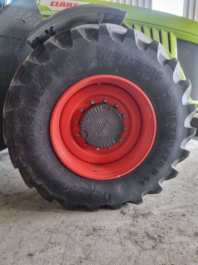 TRELLEBORG vf 750/70 r44 tm 1060 Wheel and track €16,000