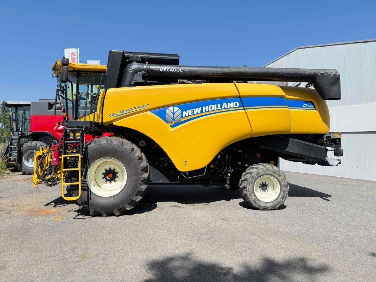 E-FARM: New Holland CX 6090 Elevation - Mähdrescher - id KRZAZW1 - 135.000 € - Baujahr: 2015 - Abgelesene Motorstunden: 3.015,Frankreich