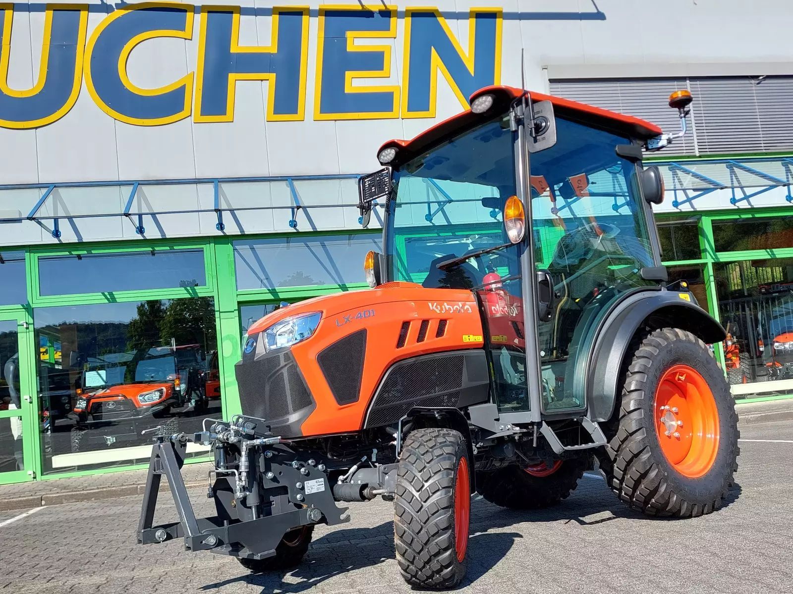 E-FARM: Kubota lx401 cab - Traktor - id RLJIN9I - 41.800 € - Produktionsår: 2025 - Motortimer: 28,Motoreffekt (HP): 40,Tyskland