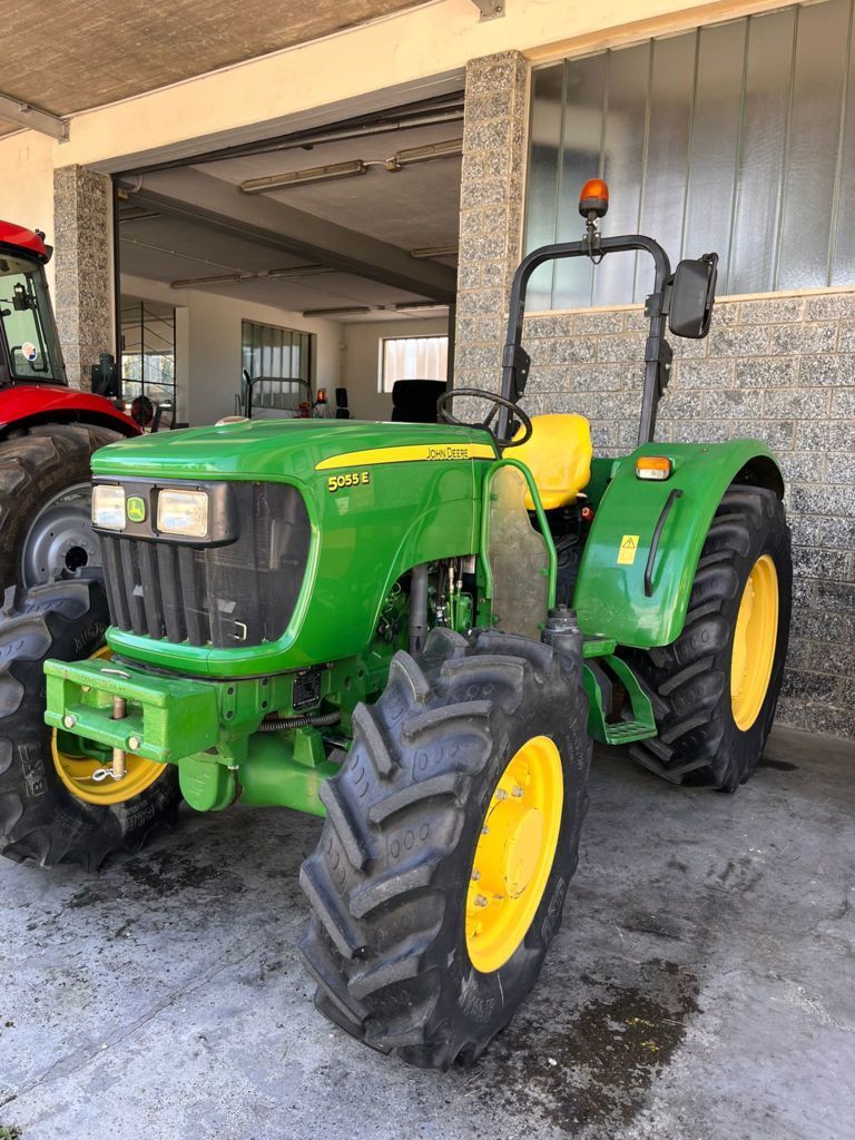 John Deere 5055 E Traktor 20.500 €