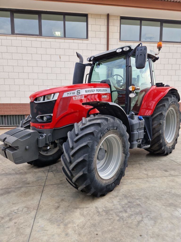 Massey Ferguson 7716 S Tractor €75,000