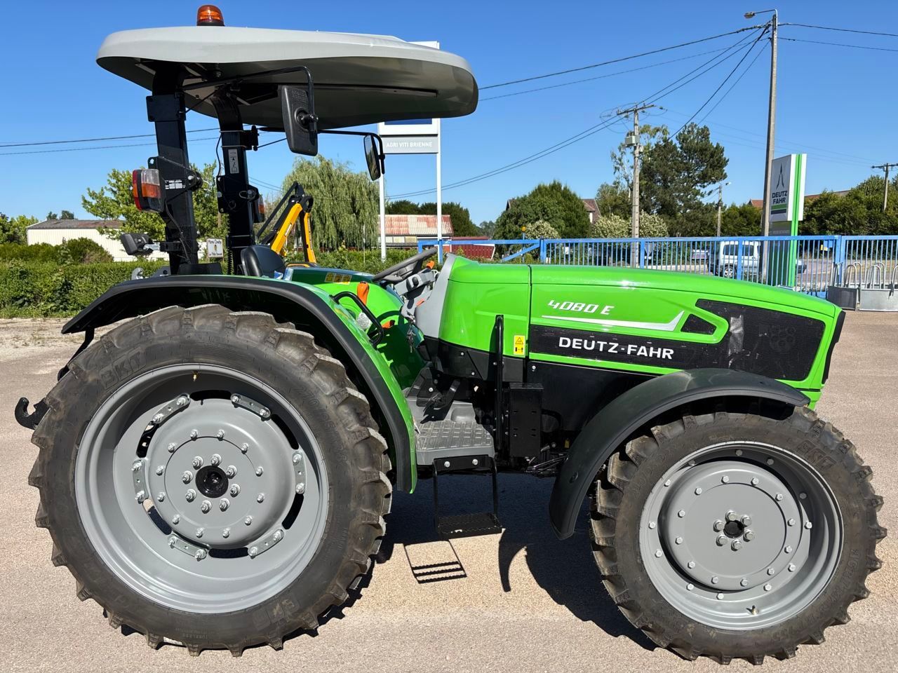E-FARM: Deutz-Fahr 4080E - Tractor - id RDFG9KA - Año: 2025 - Horas: 10,Potencia del motor: 80,Francia