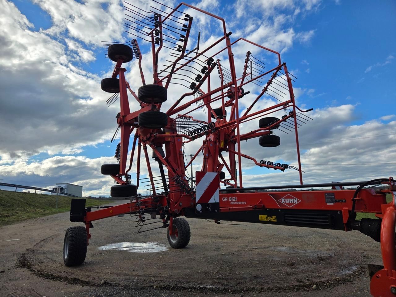 Kuhn GA 8121 Karuzelowy przetrząsacz do siana 16 900 €