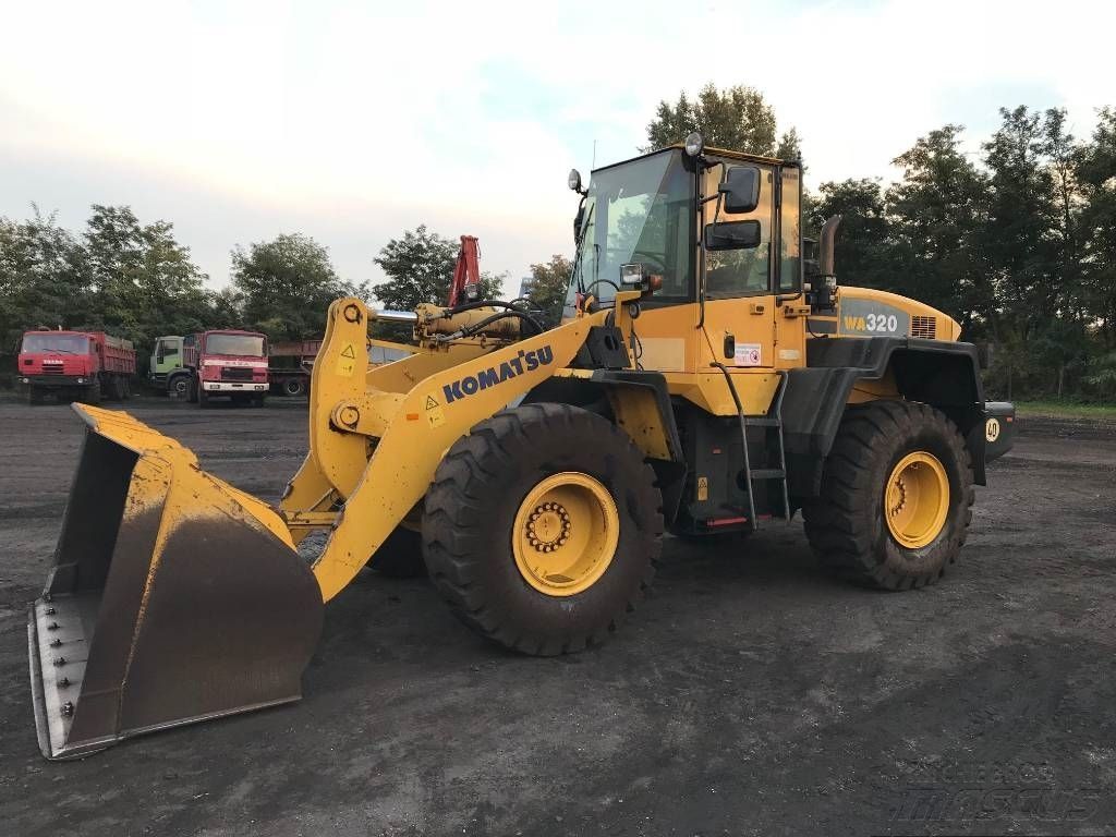 E-FARM: KOMATSU wa320-5h - Wheel loader - id GEZRJ2E - €24,912 - Year of construction: 2005 - Engine hours: 17,500,Engine power (HP): 169,Hungary