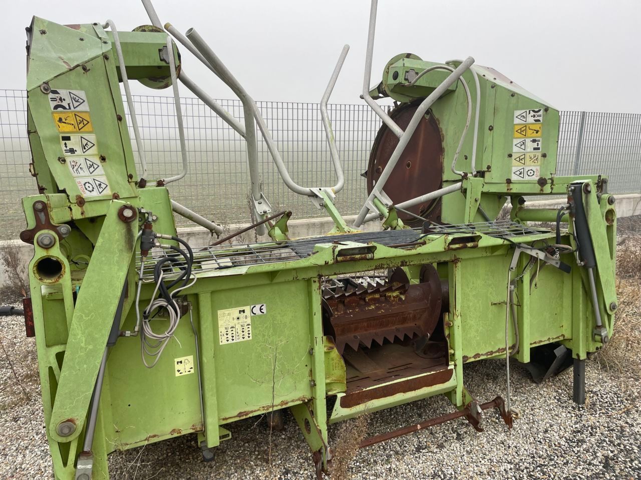 E-FARM: Claas ru 600 - Erntevorsatz - id ELSSI1J - Baujahr: 2000 - Italien