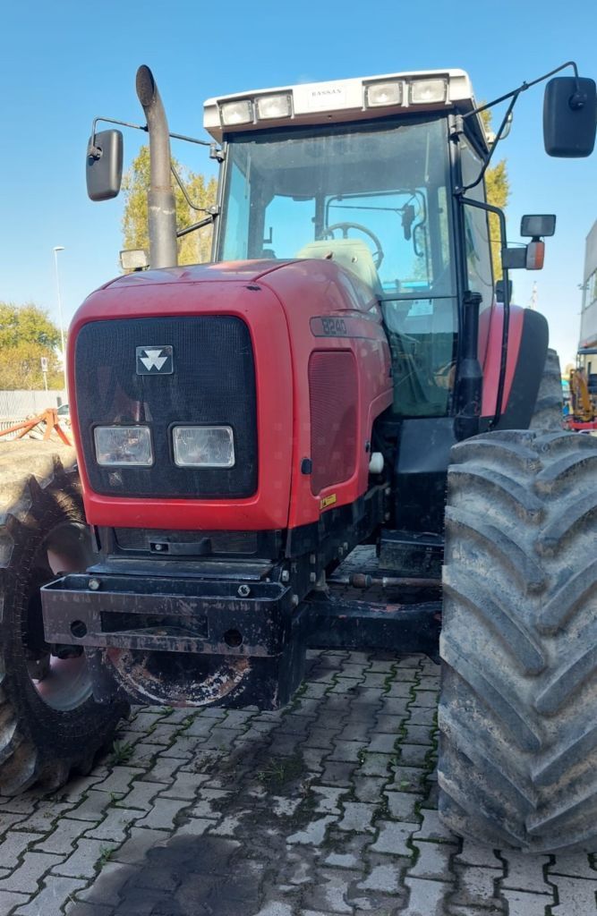 Massey Ferguson 8240 Tractor 25.000 €