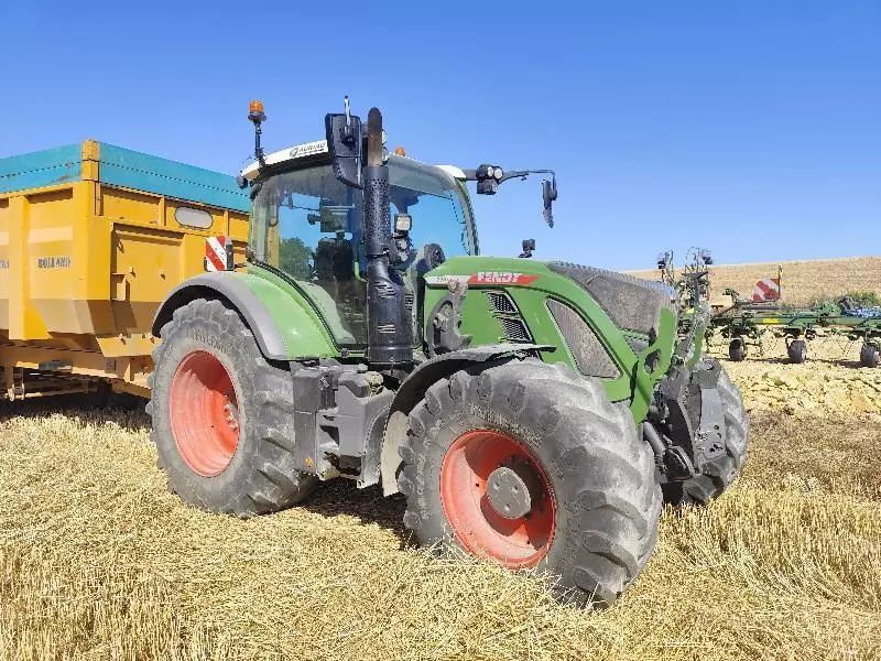 E-FARM: Fendt 724 Vario - Traktor - id BVU4WRY - 139.000 € - Baujahr: 2022 - Abgelesene Motorstunden: 4.100,Motorleistung (PS): 240,Frankreich