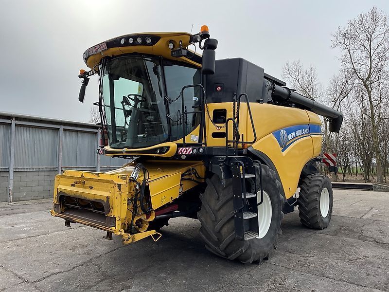E-FARM: New Holland cx8.80 - Cosechadora - id QB9LEPE - 147.900 € - Año: 2016 - Horas: 3223,Potencia del motor: 359,Hungría