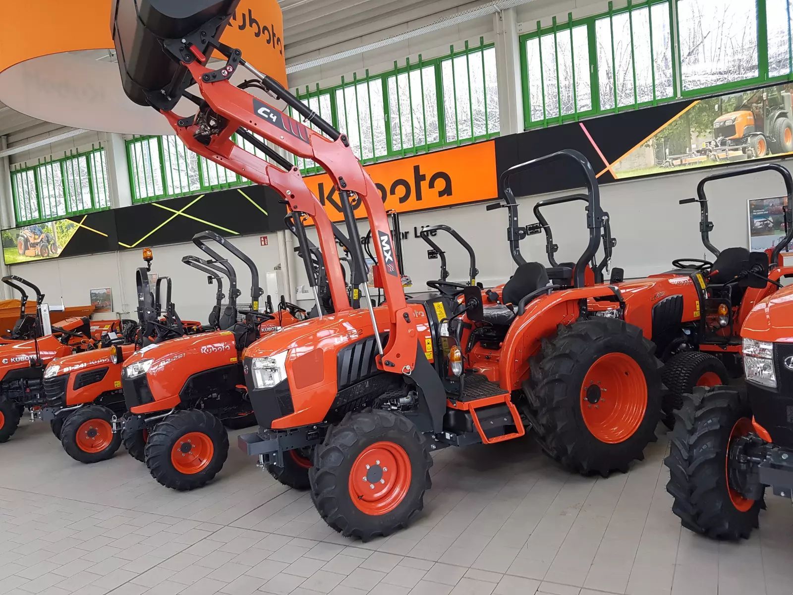 E-FARM: Kubota L1-20 - Tractor - id NMWXEMB - €32,400 - Year of construction: 2025 - Engine hours: 1,Engine power (HP): 51,Germany