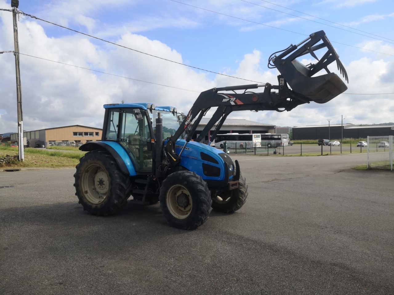 E-FARM: Landini ghisbli 80 - Traktor - id 35FHNWK - 26 000 € - Rok produkcji: 2004 - Motogodziny: 6425,Moc silnika: 80,Francja