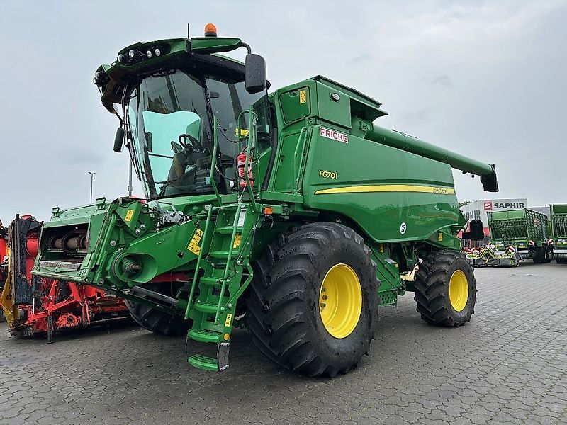 E-FARM: John Deere T 670 i - Mietitrebbia - id EWDAZVQ - 259.900 € - Anno di costruzione: 2023 - Ore: 433,Potenza del motore: 455,Germania