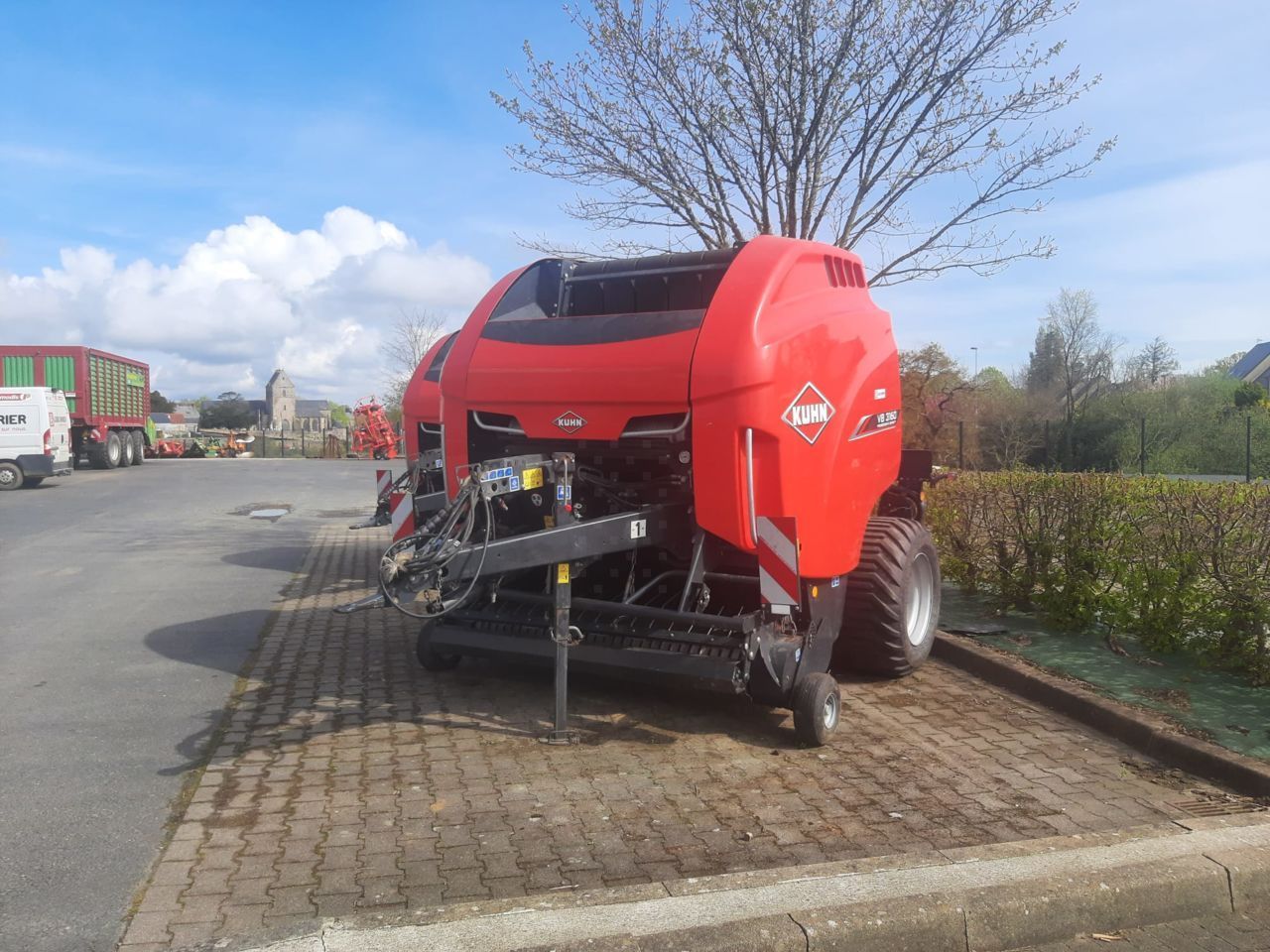 E-FARM: Kuhn VB 3160 - Ballenpresse - id SSFCWEE - 35.500 € - Baujahr: 2022 - Ballenanzahl: 11.000,Frankreich