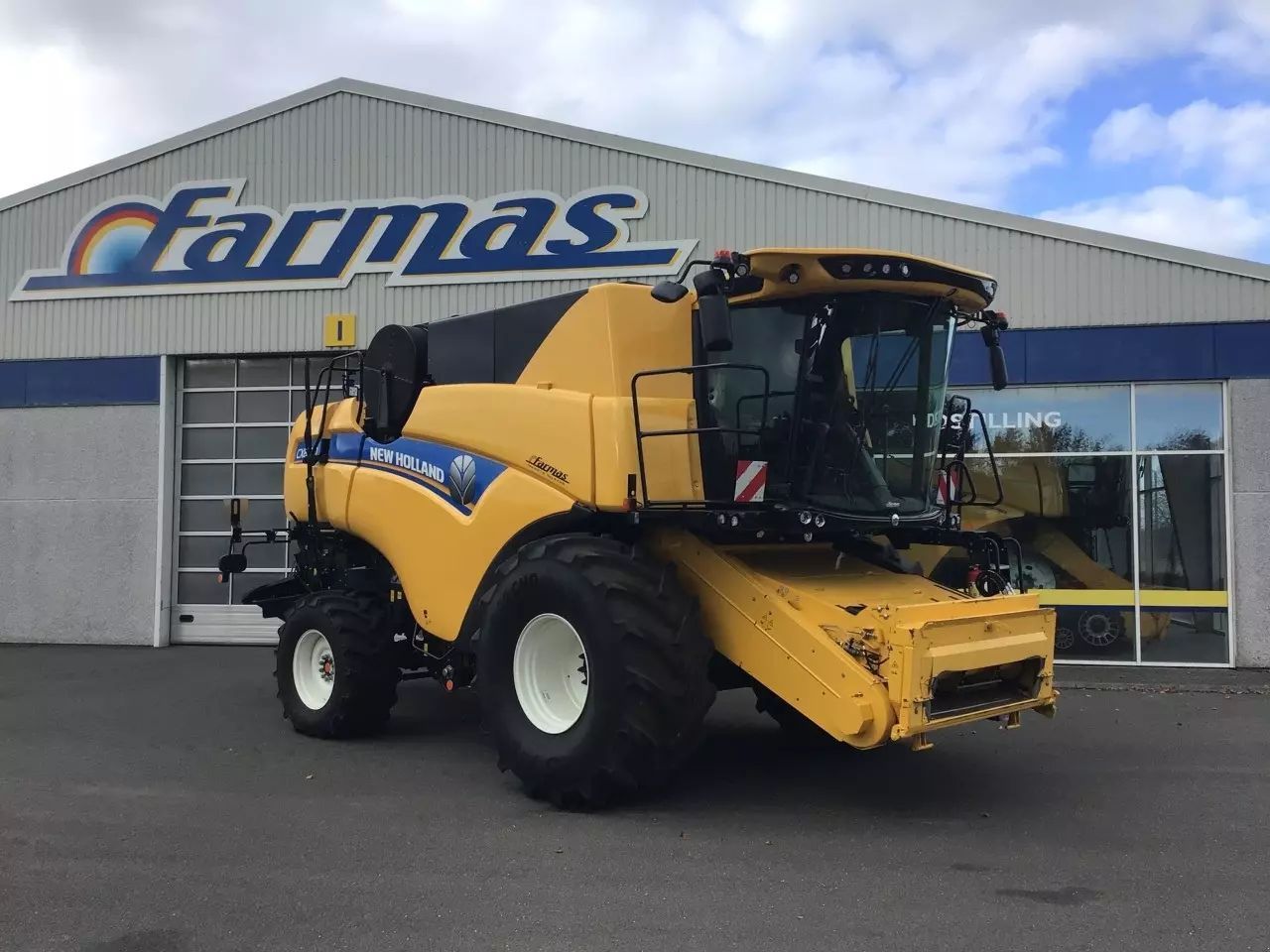 New Holland CX 8.90 Kombajn zbożowy 307 975 €