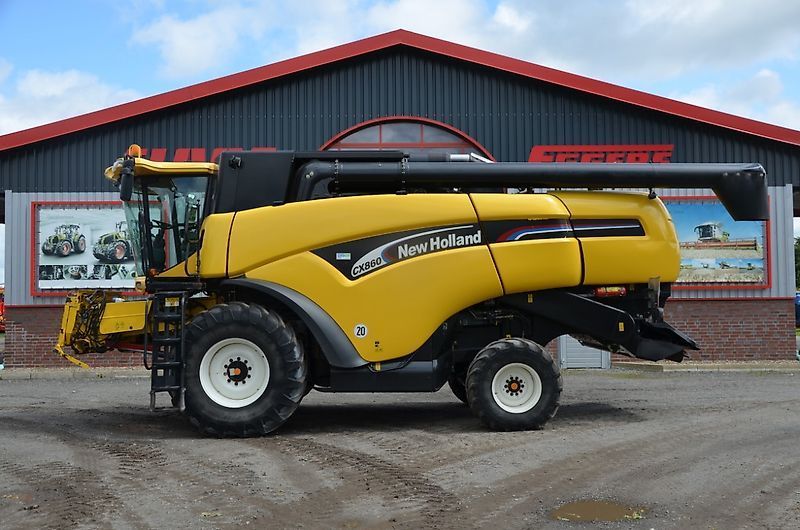 E-FARM: New Holland CX 860 N - Cosechadora - id RLCJLF5 - 69.900 € - Año: 2004 - Horas: 3060,Alemania