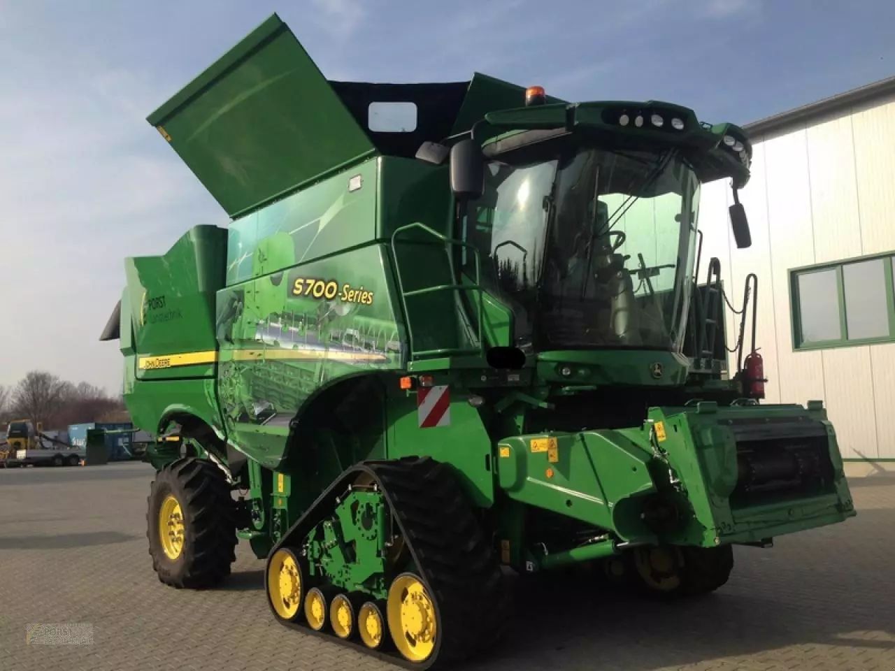 E-FARM: John Deere S780 - Cosechadora - id EVWWWVZ - 335.000 € - Año: 2017 - Horas: 498,Potencia del motor: 473,Alemania