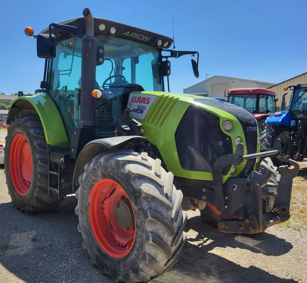 E-FARM: Claas Trion 520 - Tractor - id RKDS6C9 - €39,990 - Year of construction: 2013 - Engine power (HP): 115,France