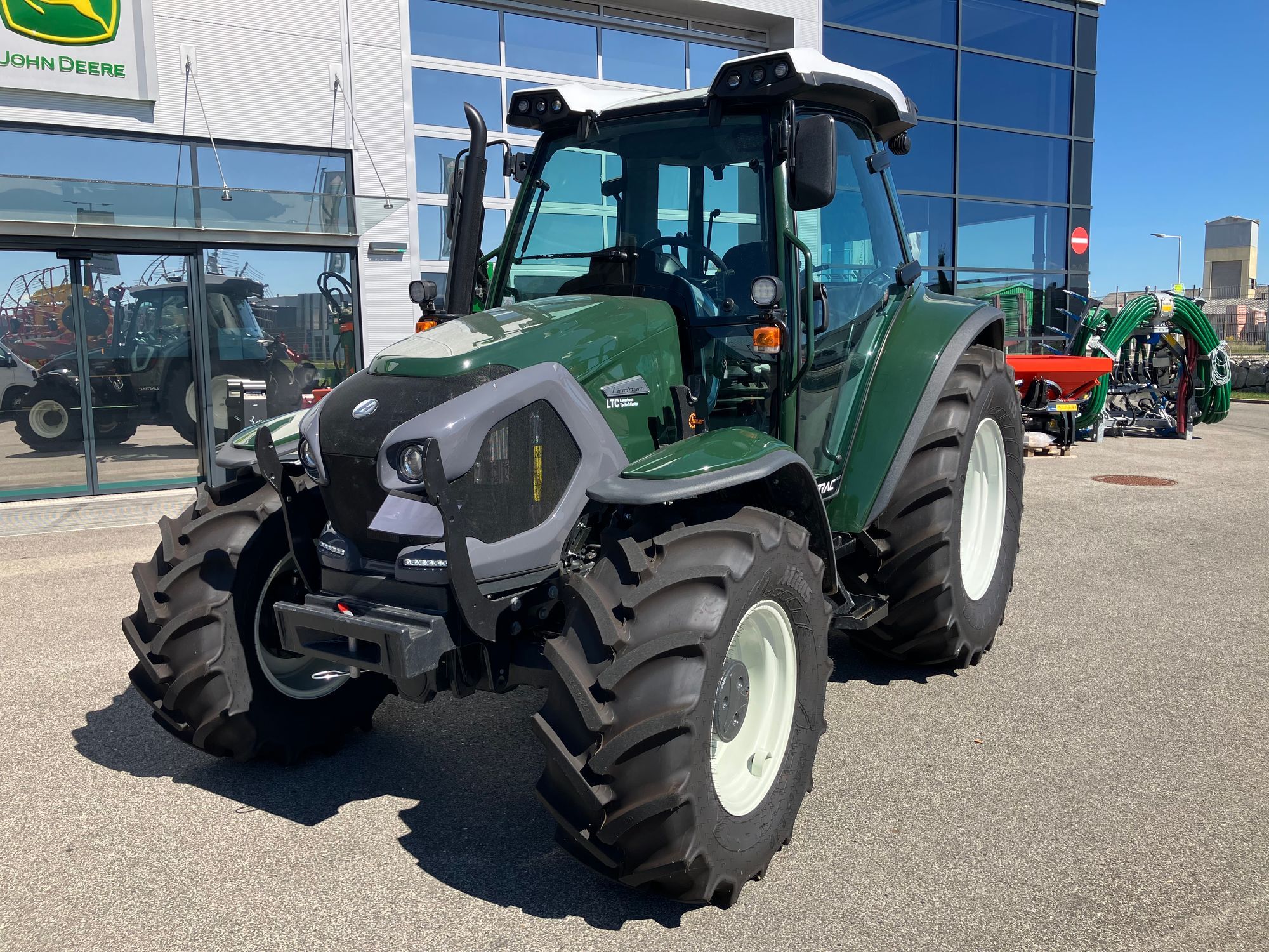 E-FARM: Lindner Lintrac 75 LS - Tractor - id 3QXMHL7 - €70,708 - Year of construction: 2023 - Engine hours: 200,Engine power (HP): 75,Austria