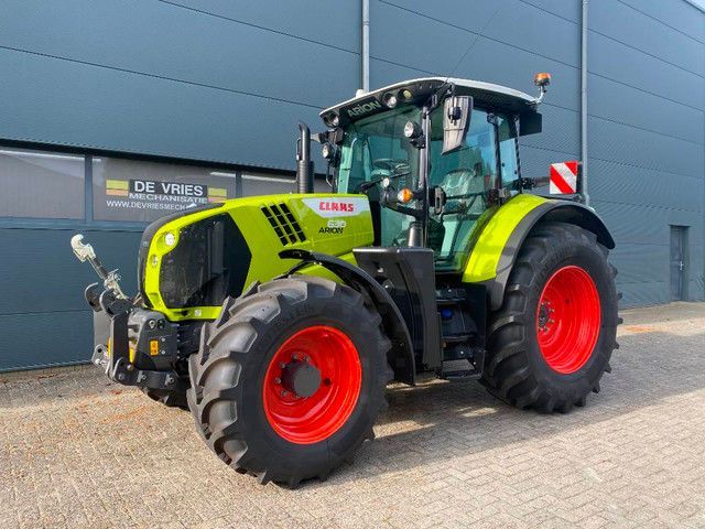 Claas Arion 630 HEXASHIFT Tractor