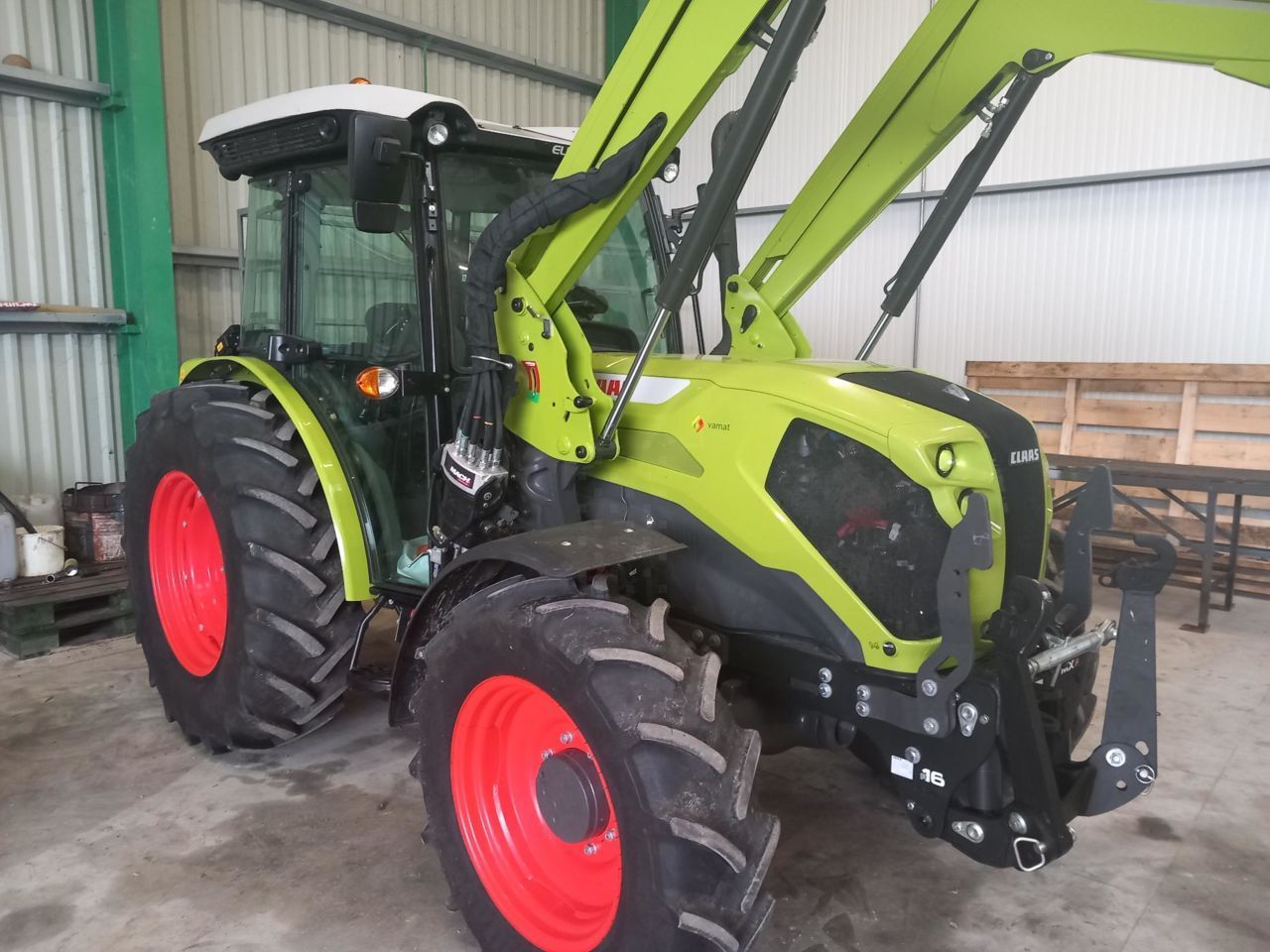 E-FARM: Claas Elios 230 - Trattore - id TZTRHFK - 57.900 € - Anno di costruzione: 2023 - Ore: 447,Potenza del motore: 90,Francia