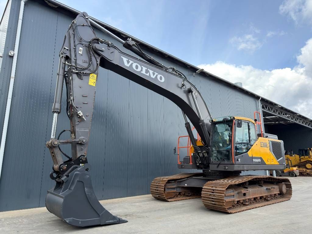 VOLVO ec300e l | only 2000 hours! Crawler excavator €175,000