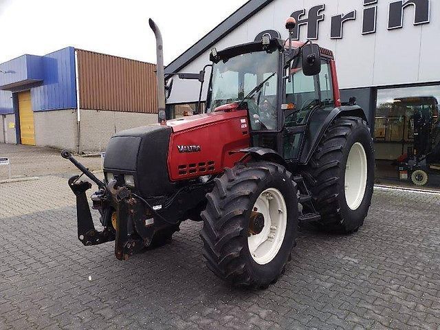 Valtra 6850 Traktor