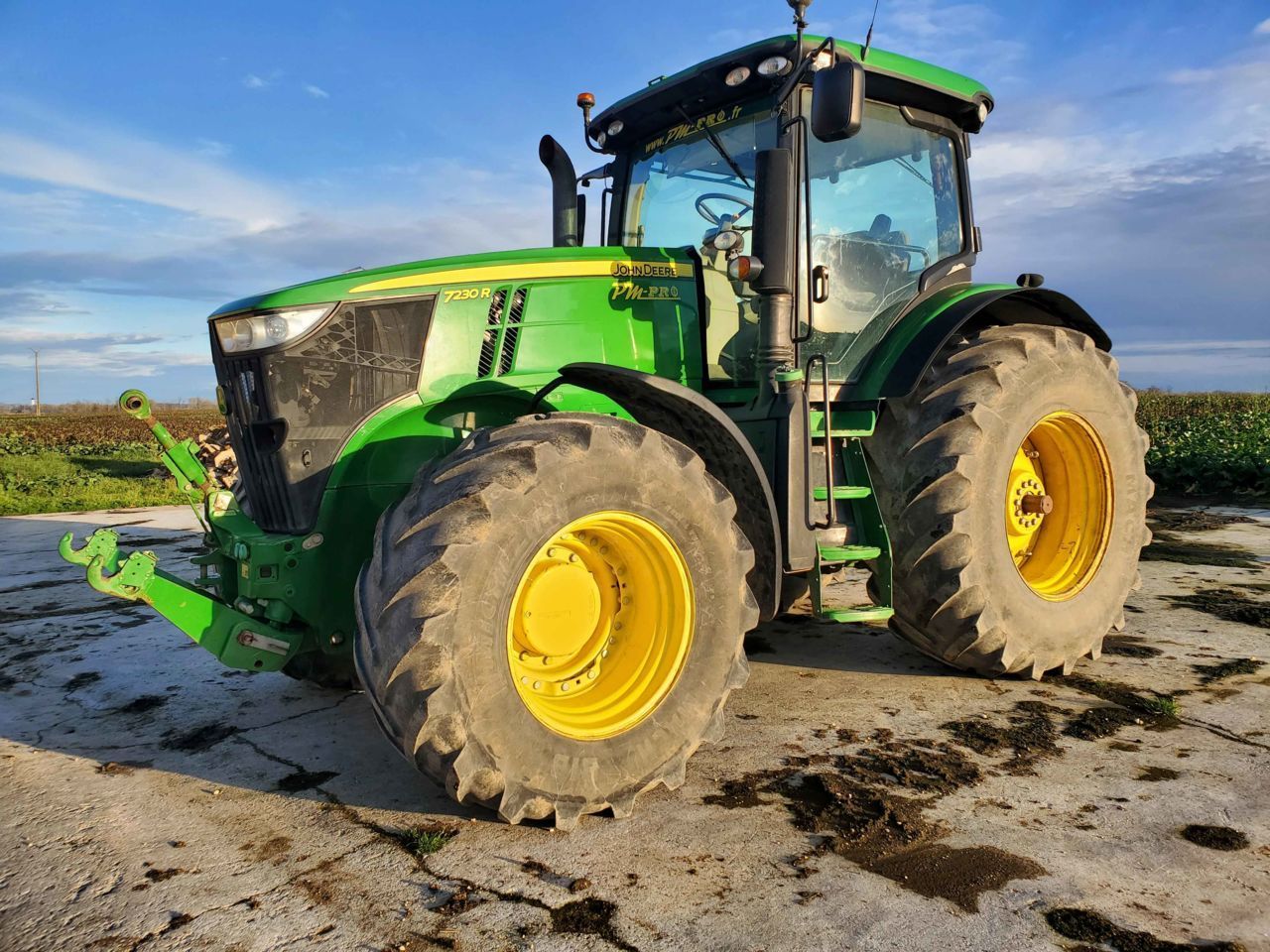 John Deere 7230 R Tractor €67,000