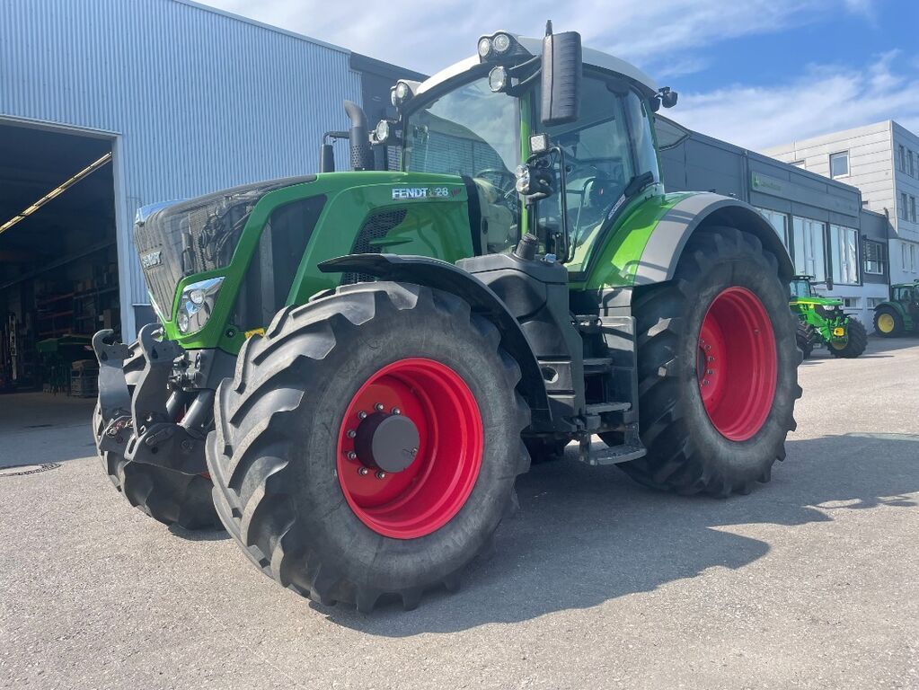 E-FARM: Fendt 828 Vario ProfiPlus - Tractor - id JJUAJ3D - 147.000 € - Año: 2017 - Horas: 2210,Potencia del motor: 287,Alemania