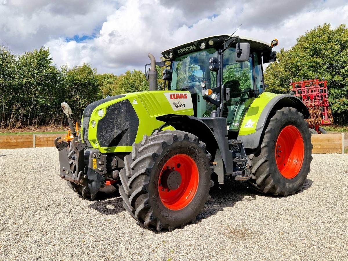 E-FARM: Claas Arion 650 - Tracteur - id BEGPHZR - 54 660 € - Année: 2015 - Lecture du nombre d'heure: 4 912,Puissance du moteur (chevaux): 175,Royaume-Uni