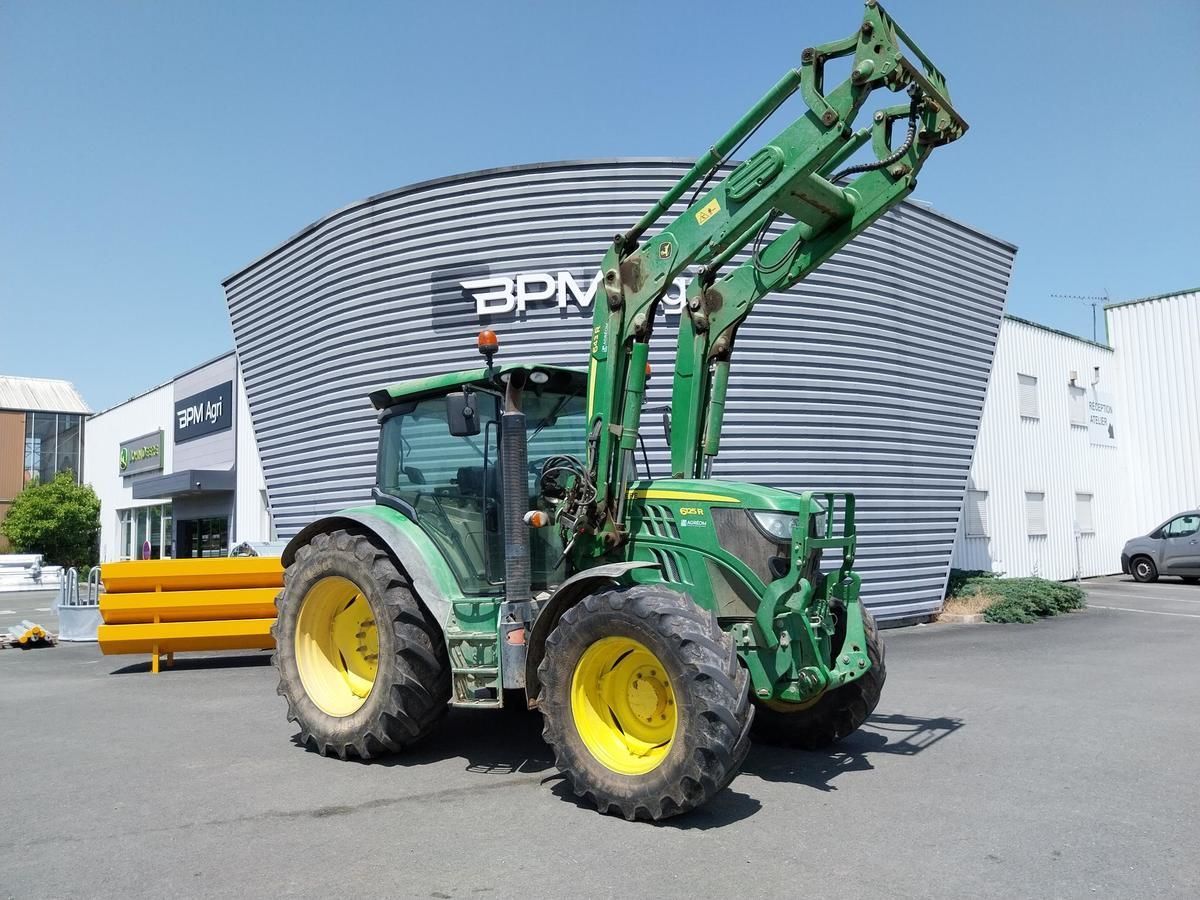 E-FARM: John Deere 6125 R - Traktor - id WJERJXD - 44.000 € - Baujahr: 2013 - Abgelesene Motorstunden: 7.800,Motorleistung (PS): 125,Frankreich
