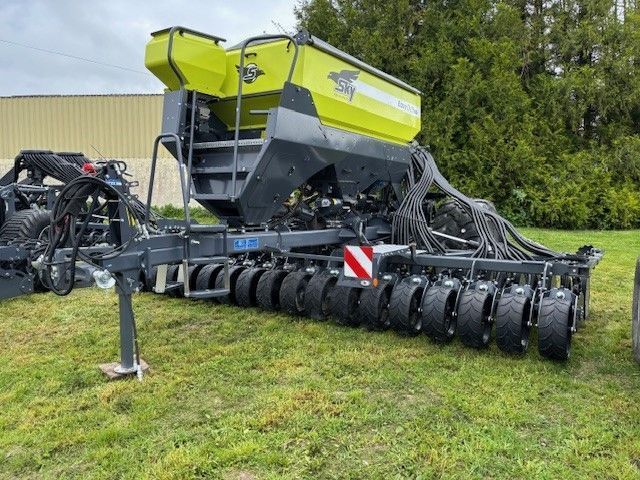 E-FARM: Sky Agriculture easydrill w6020 fertisem pro - Semoir direct - id 5KLVE5F - 108 000 € - Année: 2023 - France