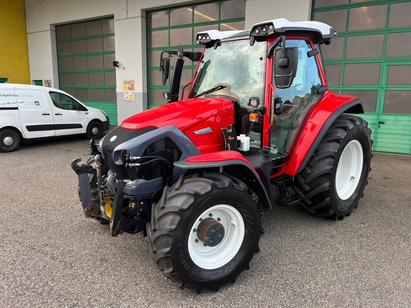 Lindner Lintrac 100 Tractor €76,018