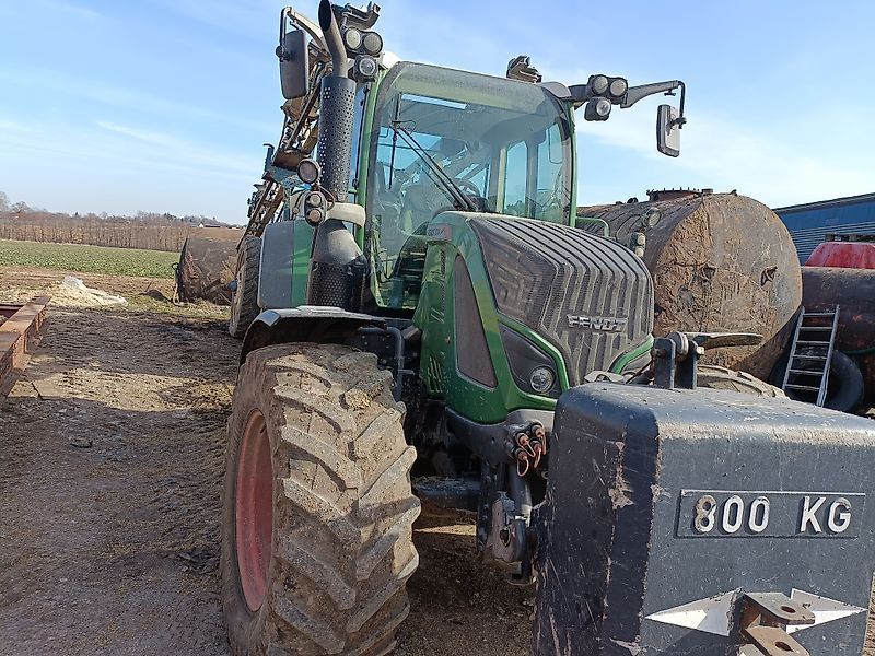 E-FARM: Fendt 516 Vario - Traktor - id SXIW6GI - 62 989 € - Rok produkcji: 2014 - Motogodziny: 9400,Polska