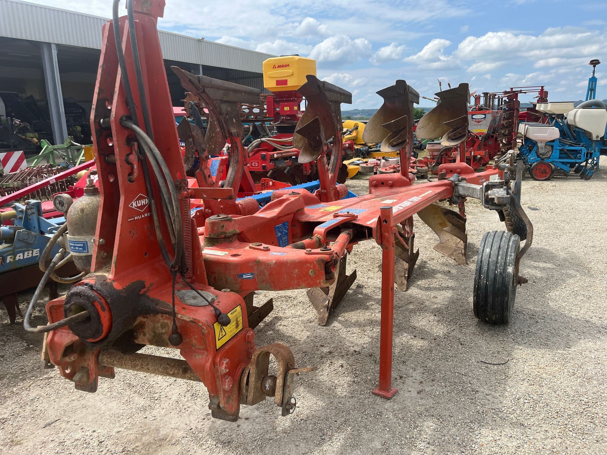 Kuhn vm 120-4 ens Pług 6000 €