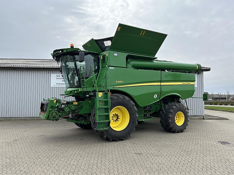 E-FARM: John Deere S 685 i - Combine harvester - id 7DVSW6W - €200,735 - Year of construction: 2015 - Engine hours: 1,627,Denmark
